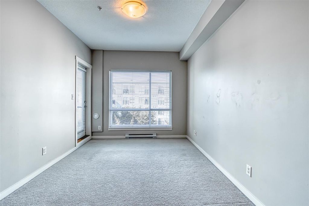 listing image 1102877899972229875