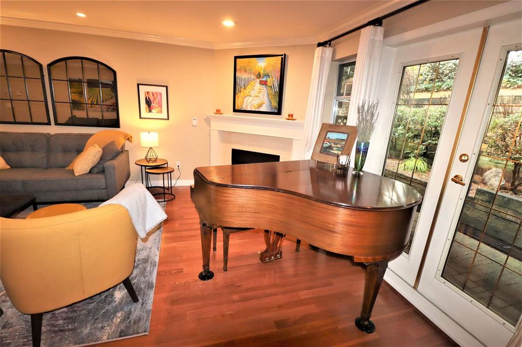 listing image 1102206933715404575