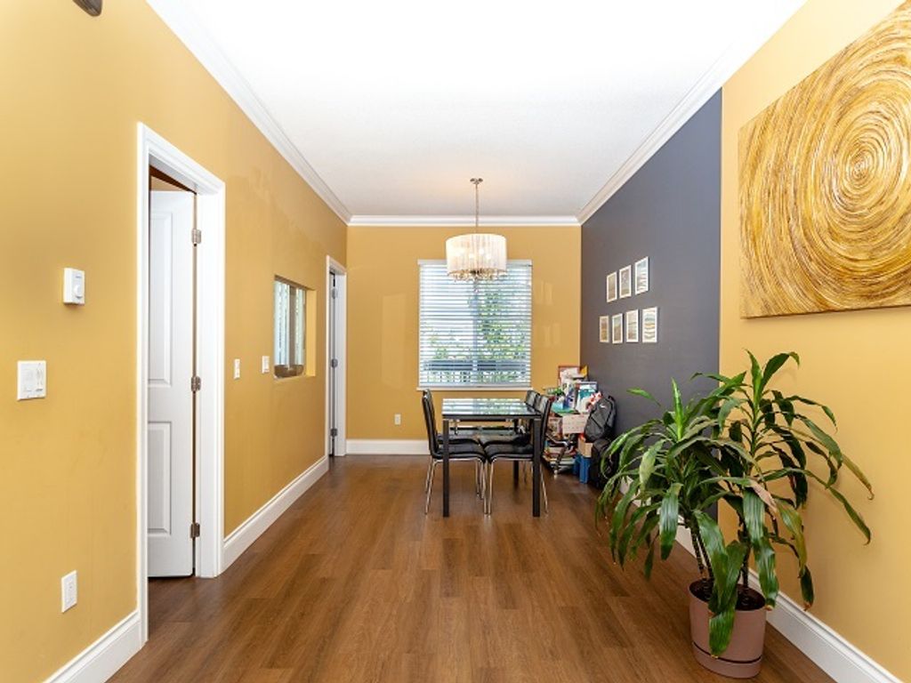 listing image 1106767439589667184