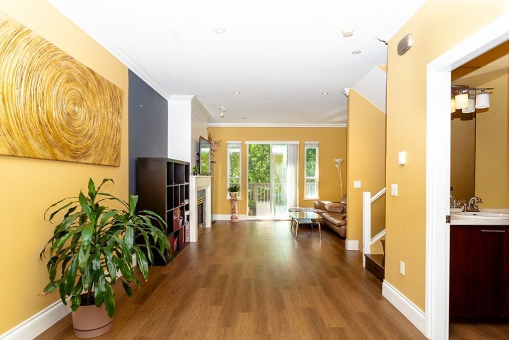 listing image 1109231621033064652