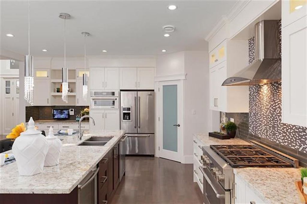 listing image 1106621880054388688
