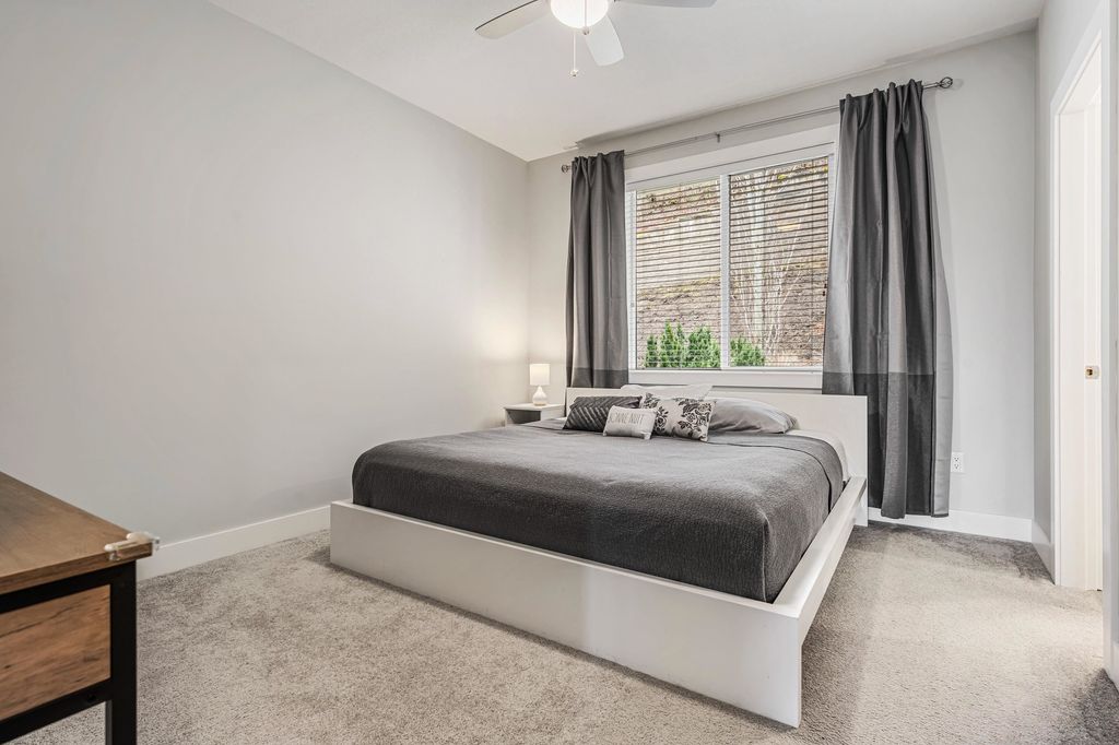 listing image 1102938677911662357