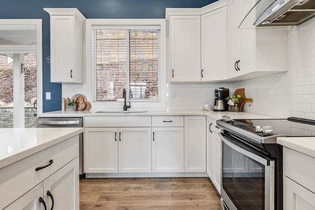 listing image 1109300999164915567