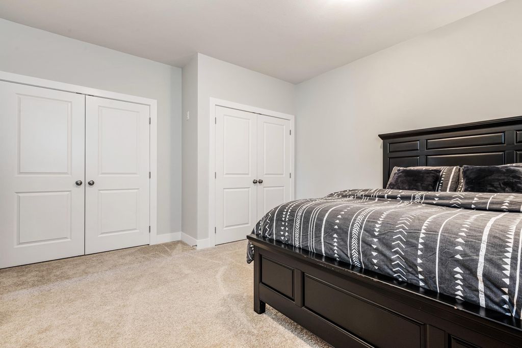 listing image 1102243683349851664