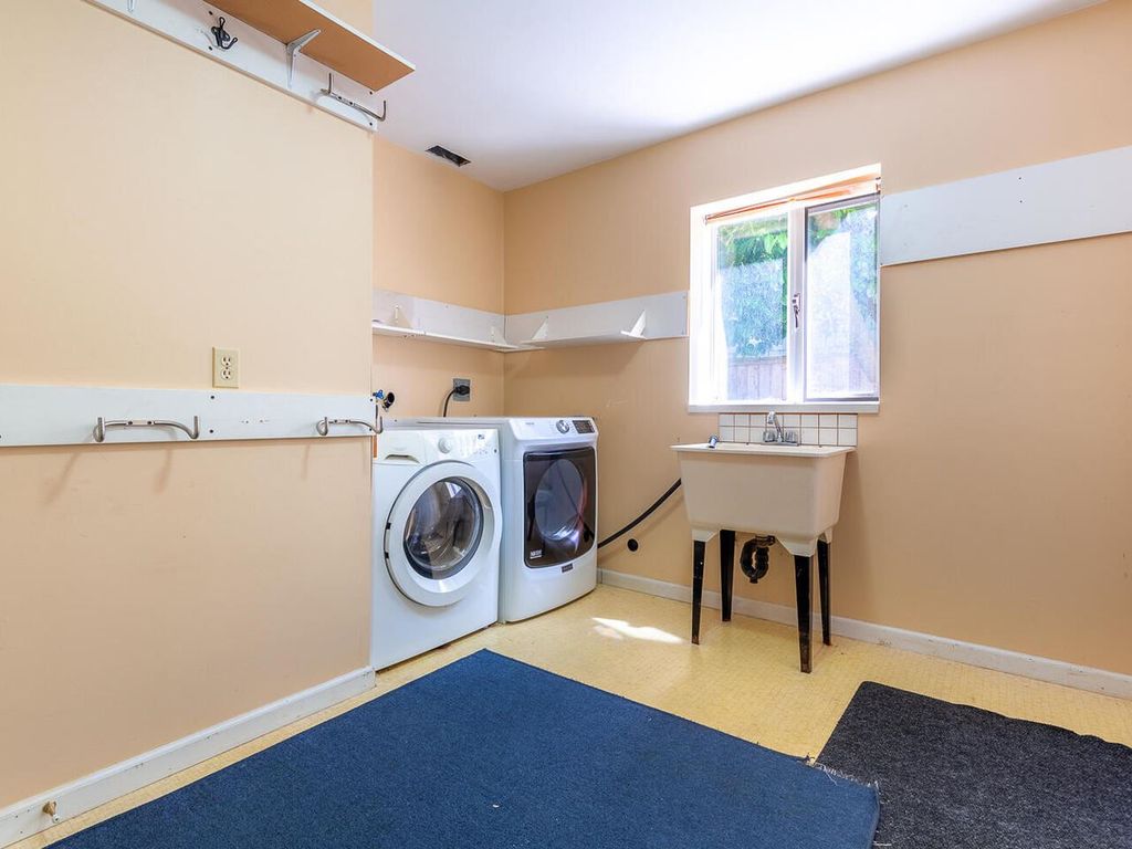 listing image 1102176697721093291