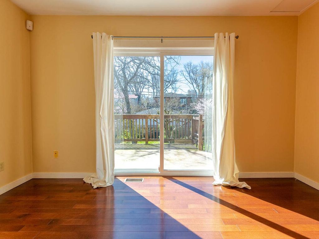 listing image 1107242397912236859