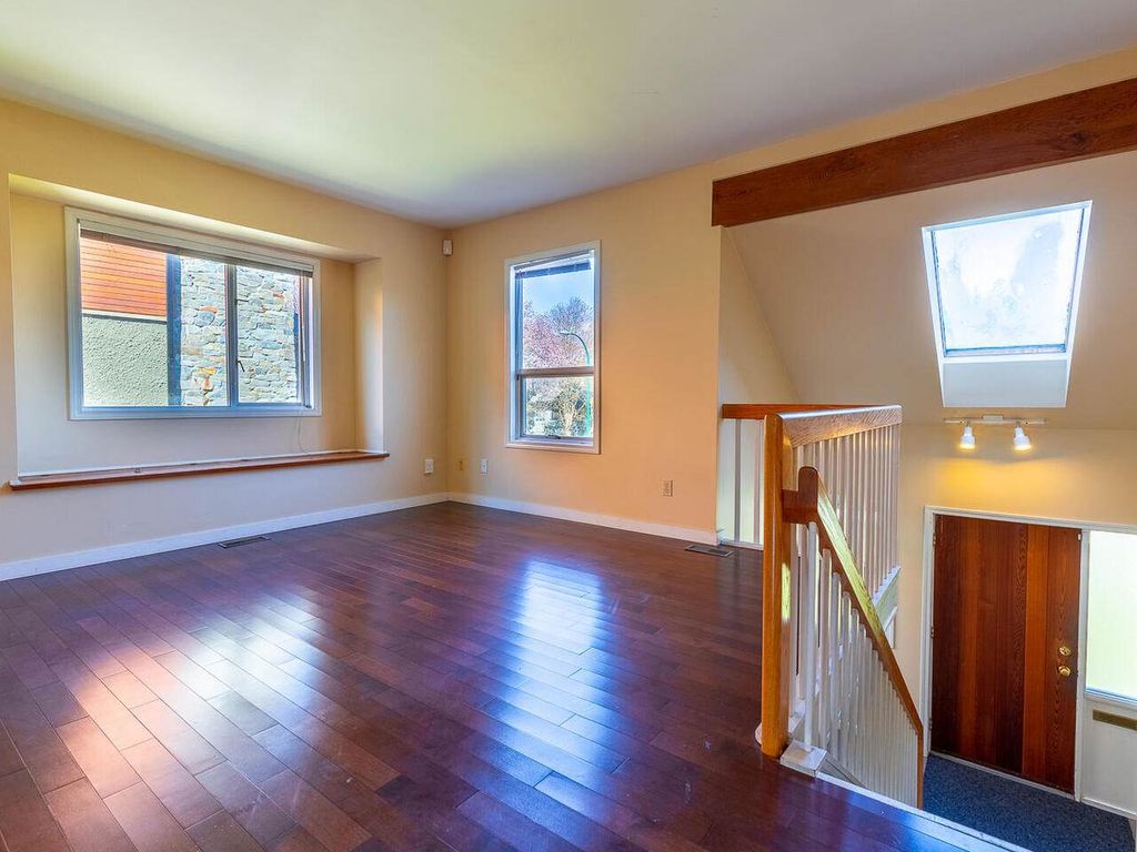 listing image 1106081163858918393