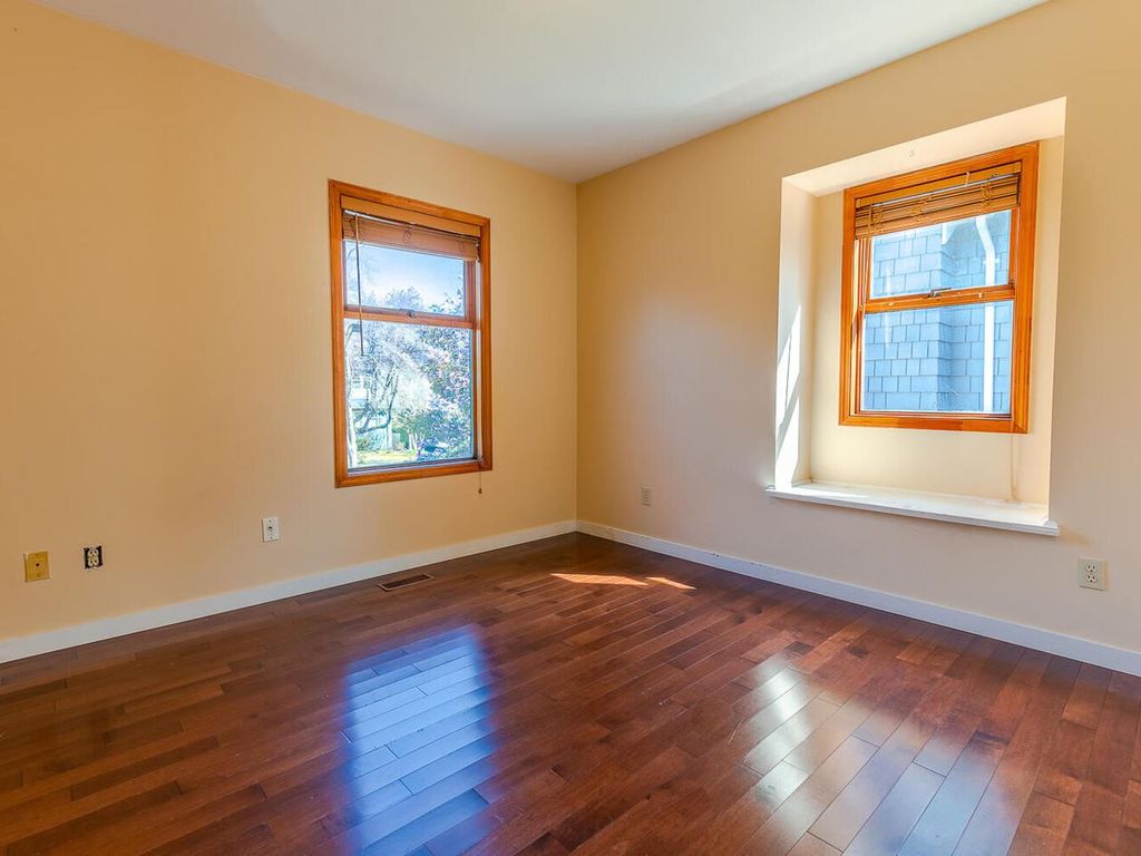 listing image 1104383385124142042