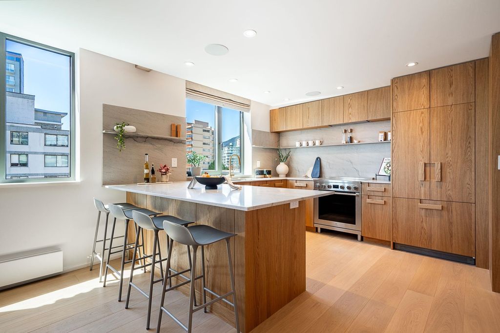 listing image 1102869982751936035