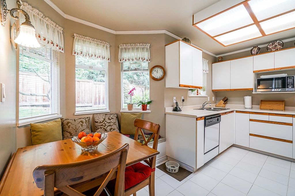 listing image 1105337592153116161