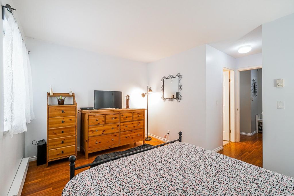 listing image 1109121894964643432