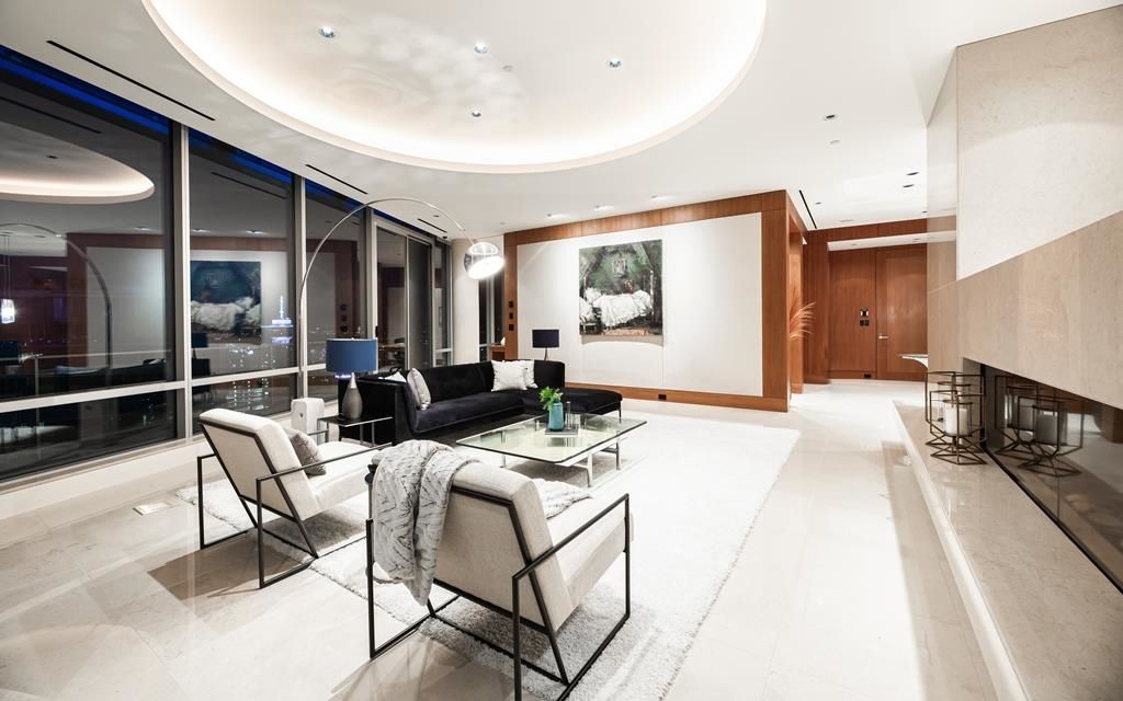 listing image 1102525249581520058