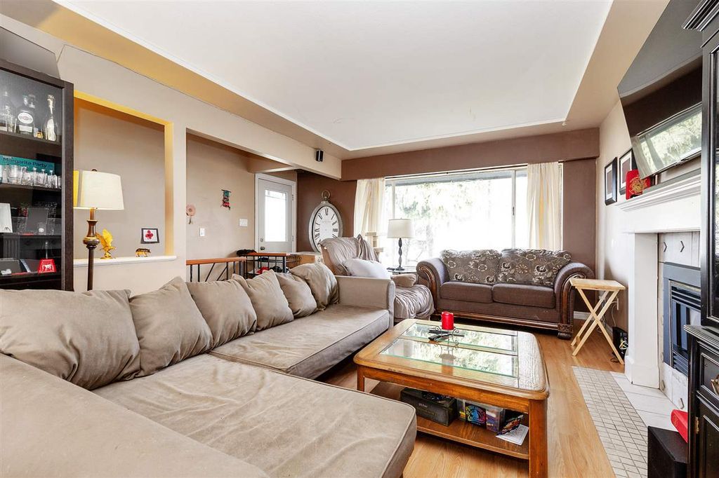 listing image 1101526197722180231