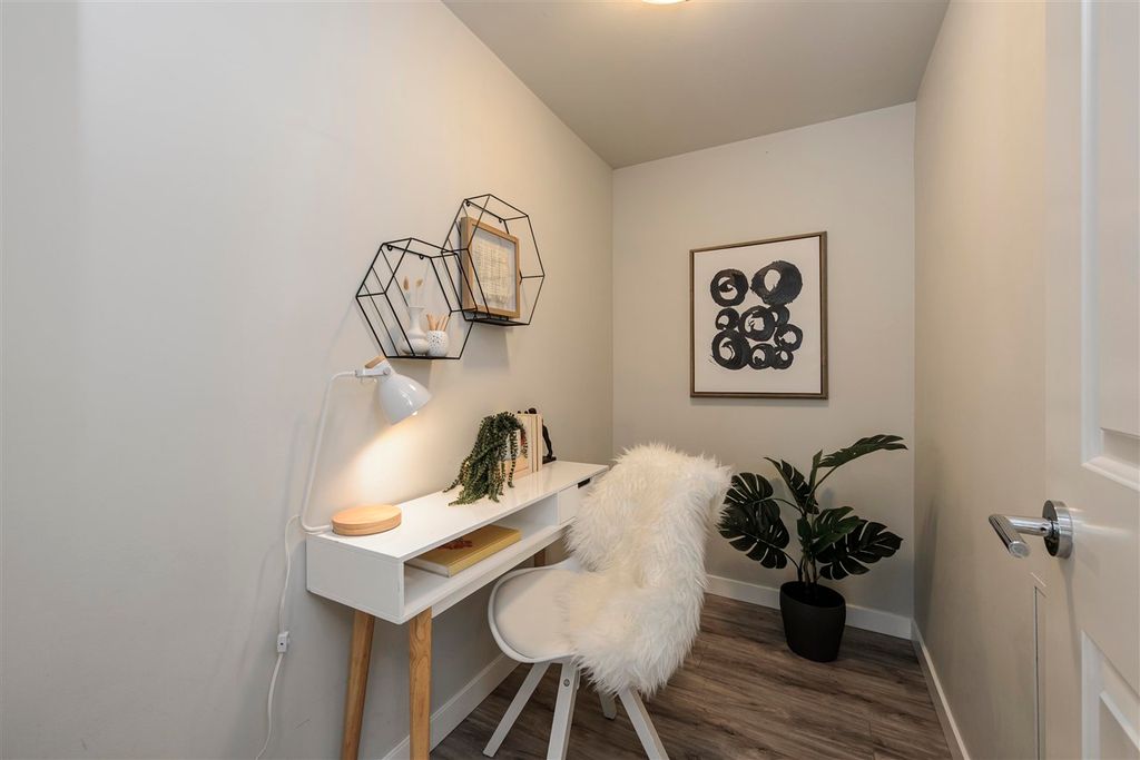 listing image 1107273784537674119