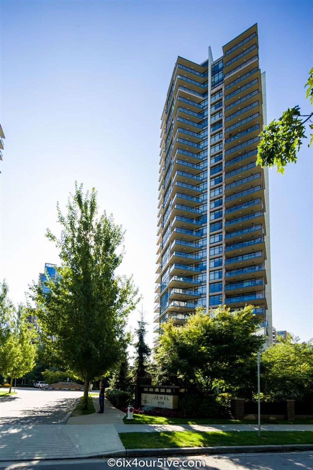 listing image 1108275580687342339