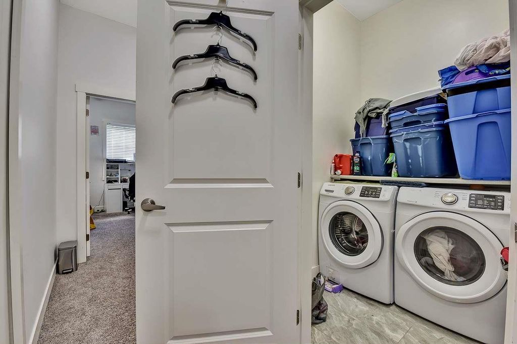 listing image 1106288676125779202