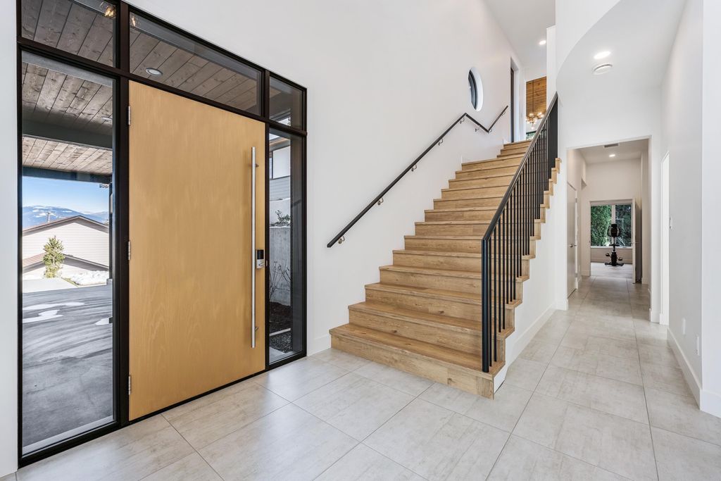 listing image 1107608978116838913