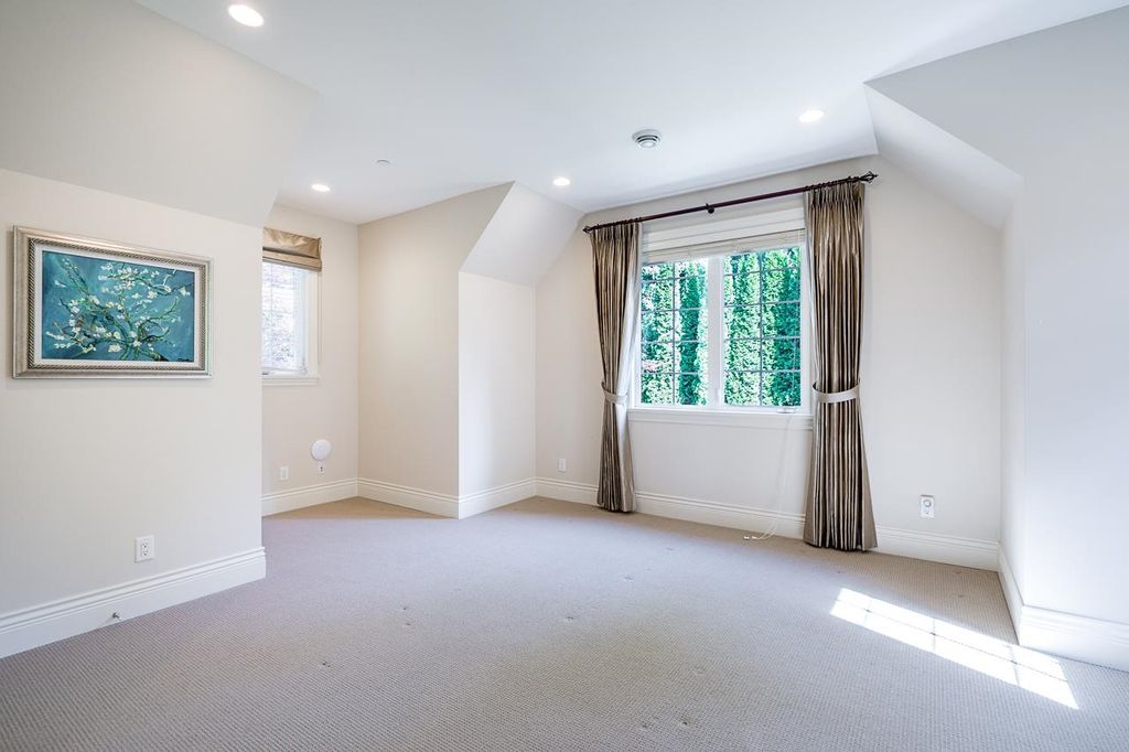 listing image 1101692572872630776