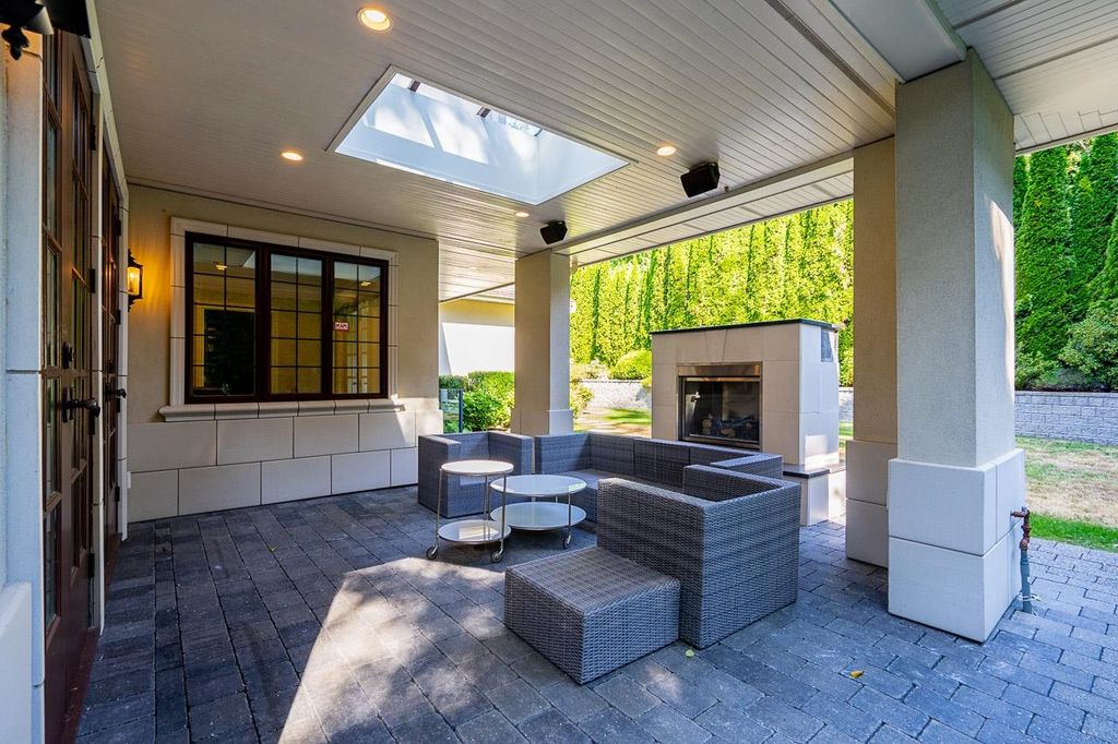 listing image 1101481472446049085