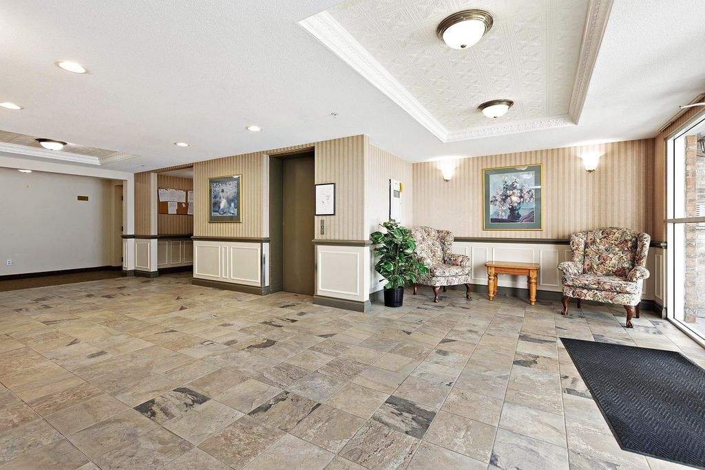 listing image 1101021479336193368
