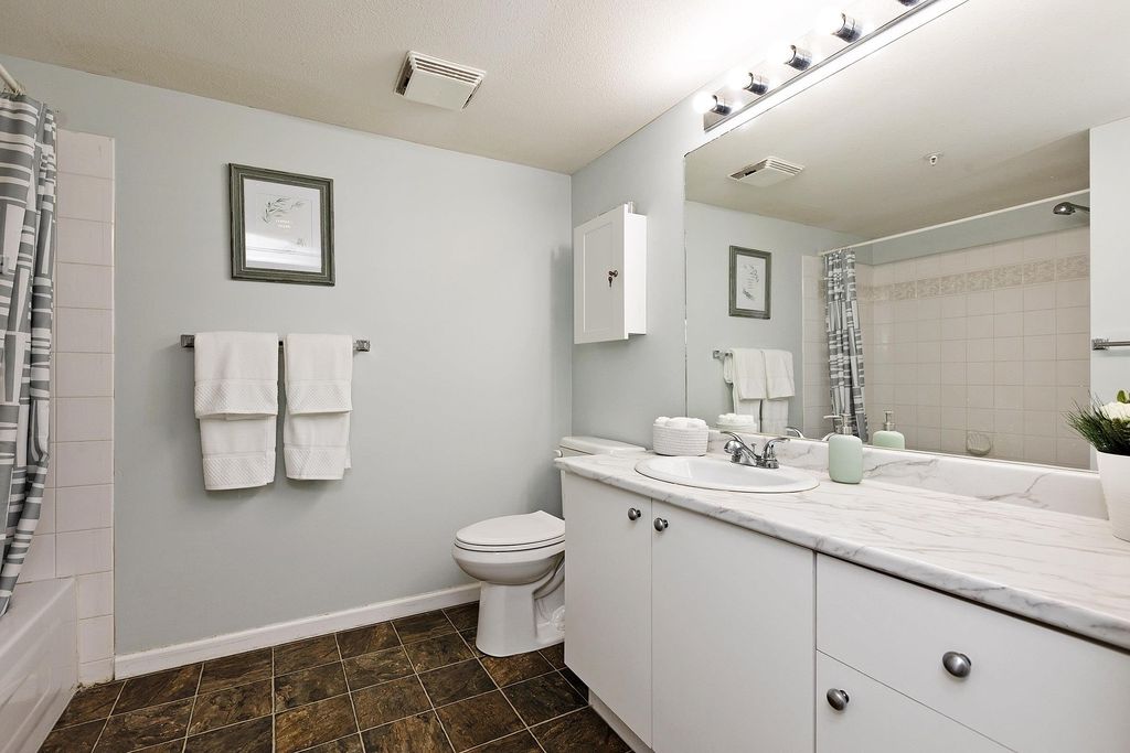 listing image 1101323039008190335