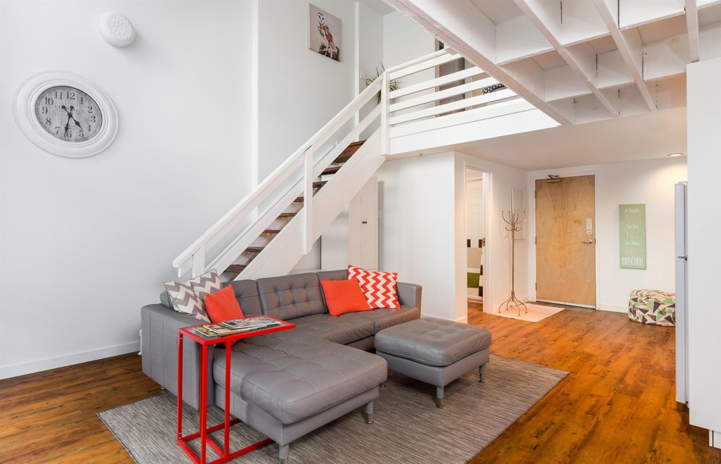listing image 1102488408351844090