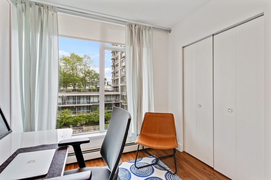 listing image 1108181218753103003