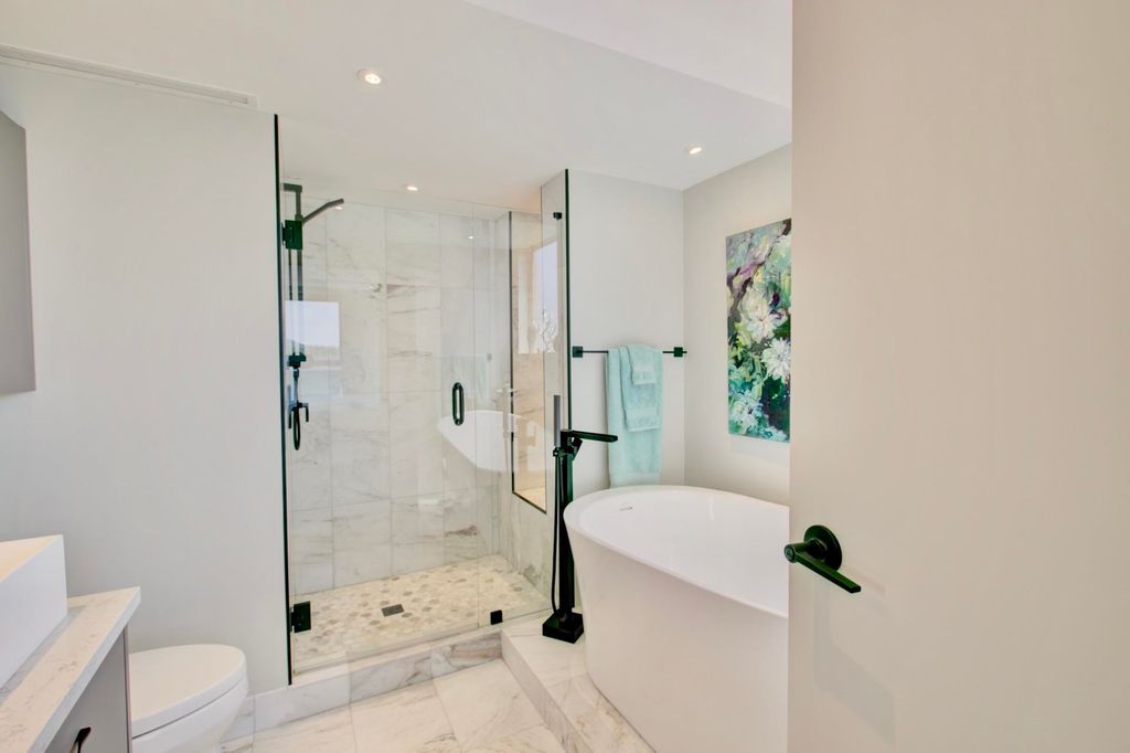 listing image 1100474995212685918