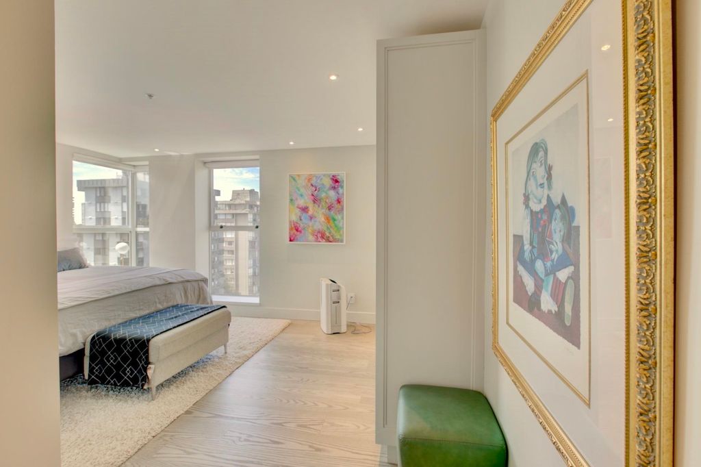 listing image 1106330416593092791