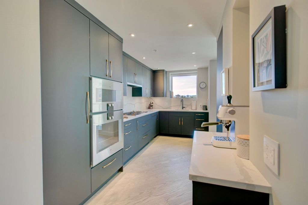 listing image 1101417242803903253