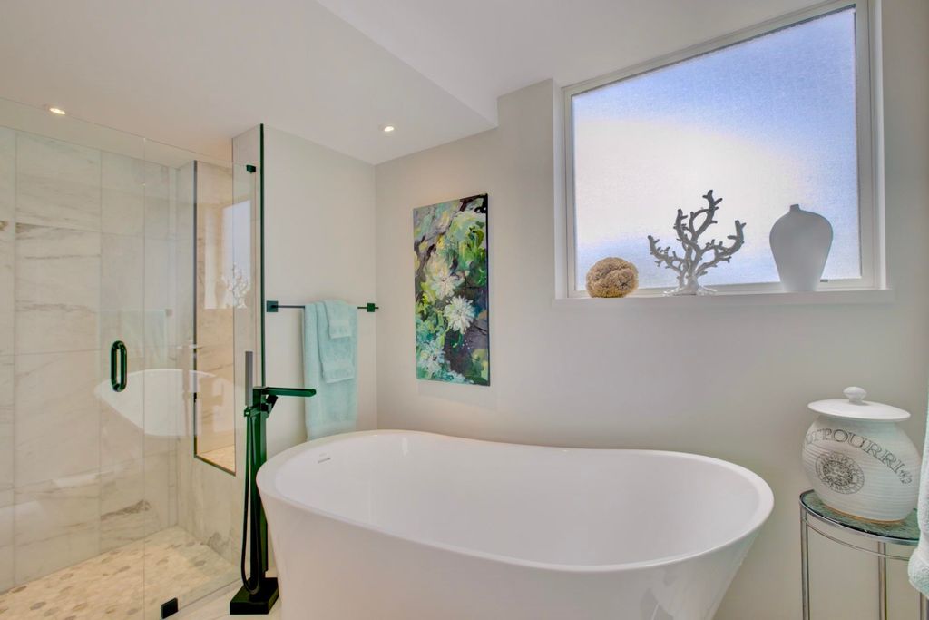 listing image 1105054114383715122