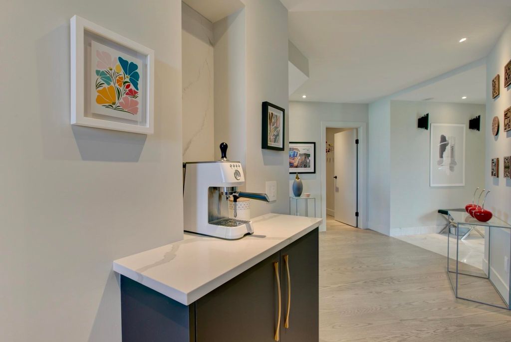 listing image 1102870724016244453