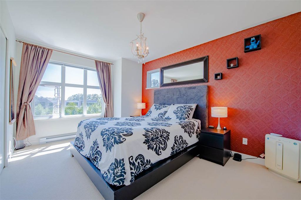 listing image 1109952171341356114