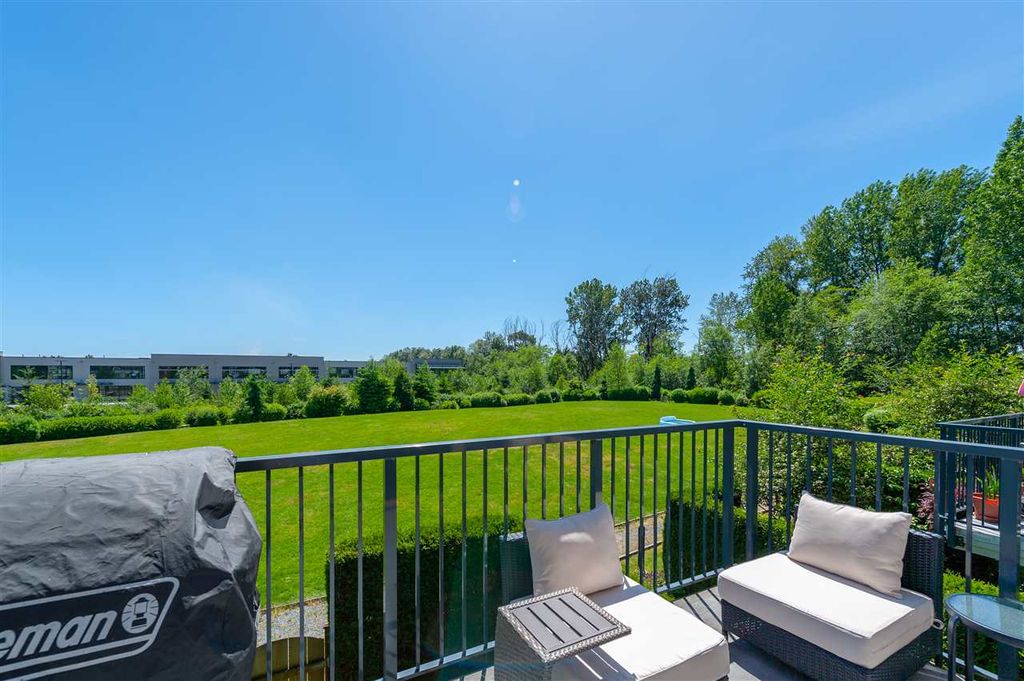 listing image 1104140124592618627