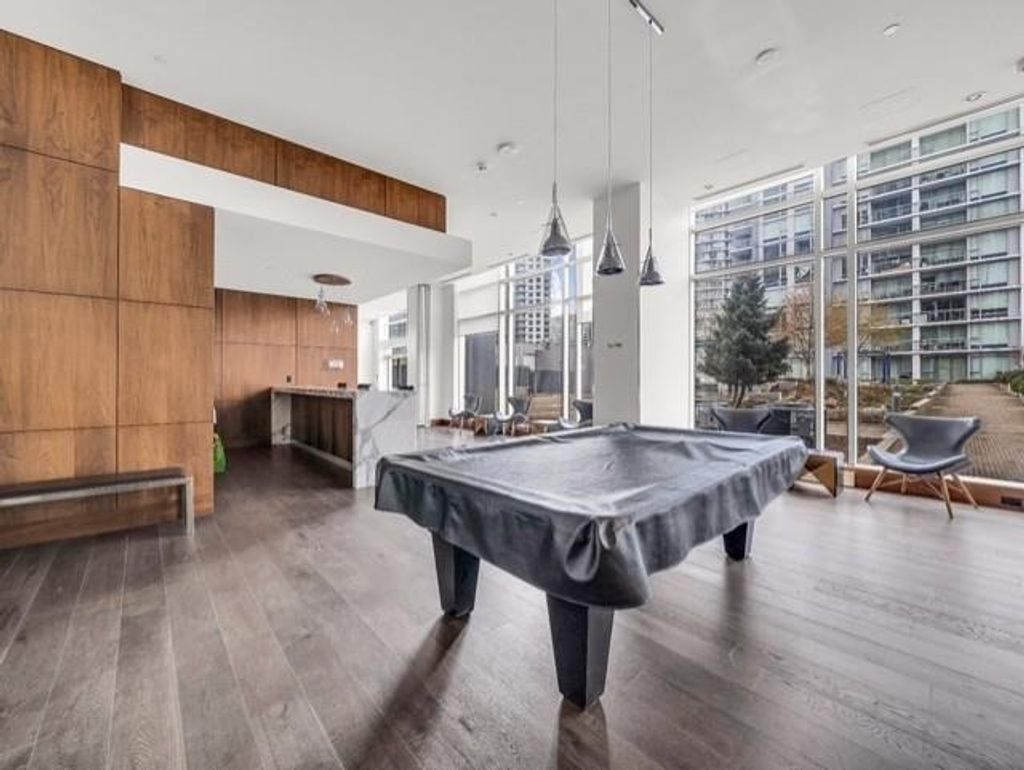 listing image 1100085683466768351
