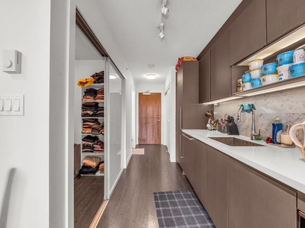 listing image 1104957591388066981