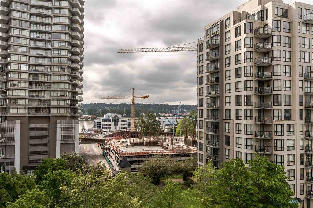 listing image 1106684384773348609