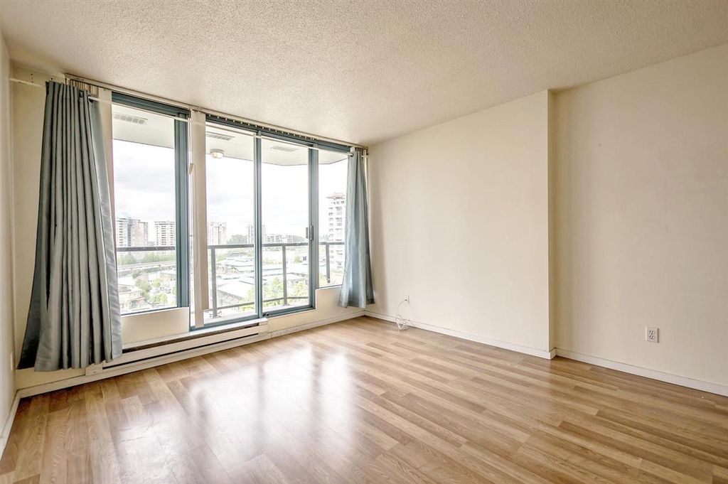 listing image 1105262932183493858