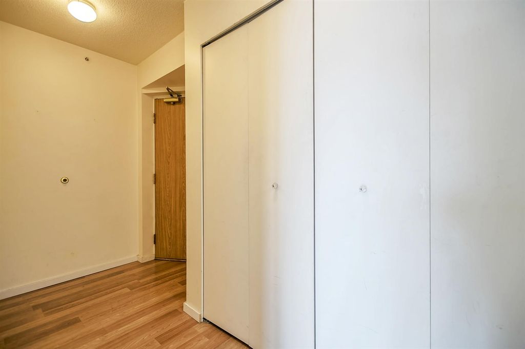 listing image 1107676299895643242