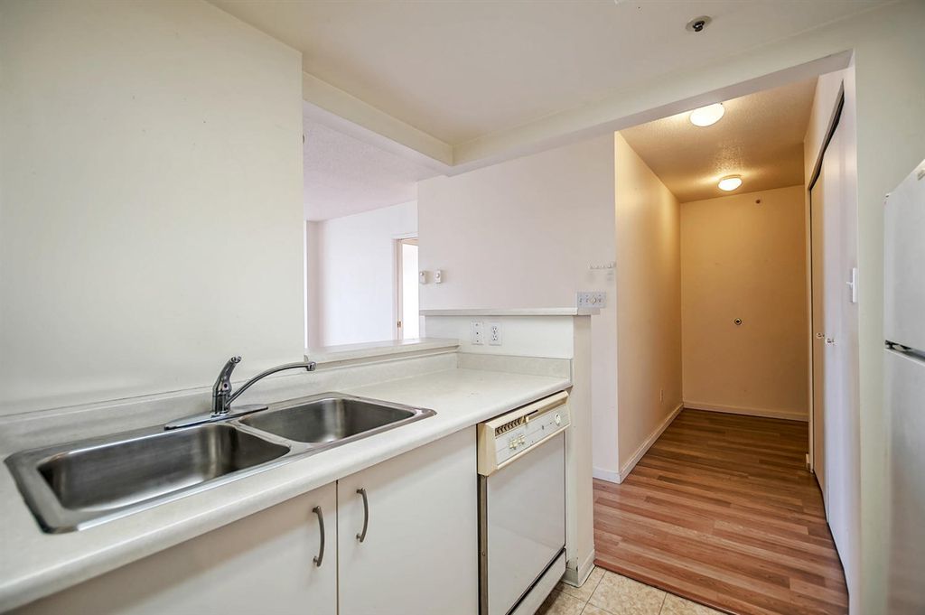 listing image 1104524808555337049