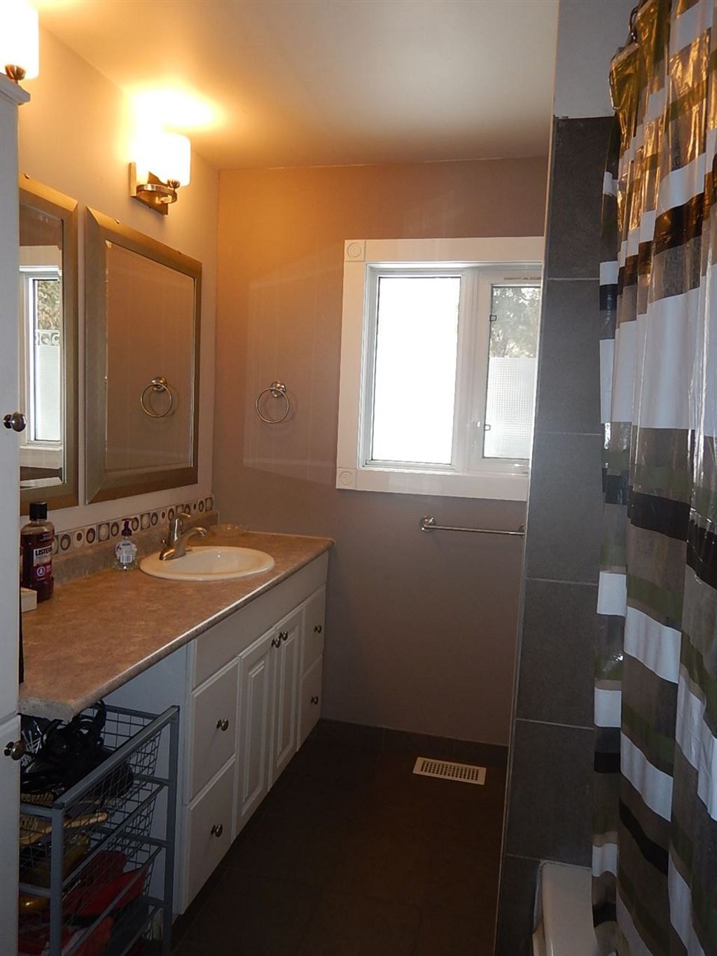 listing image 1103781262573617264