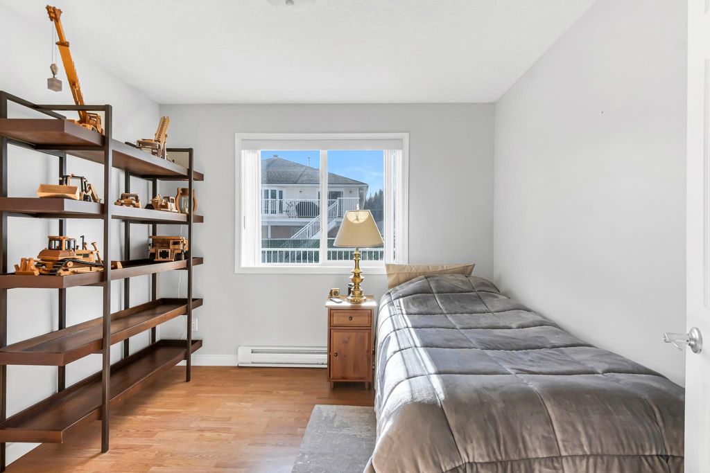 listing image 1106856567615869392