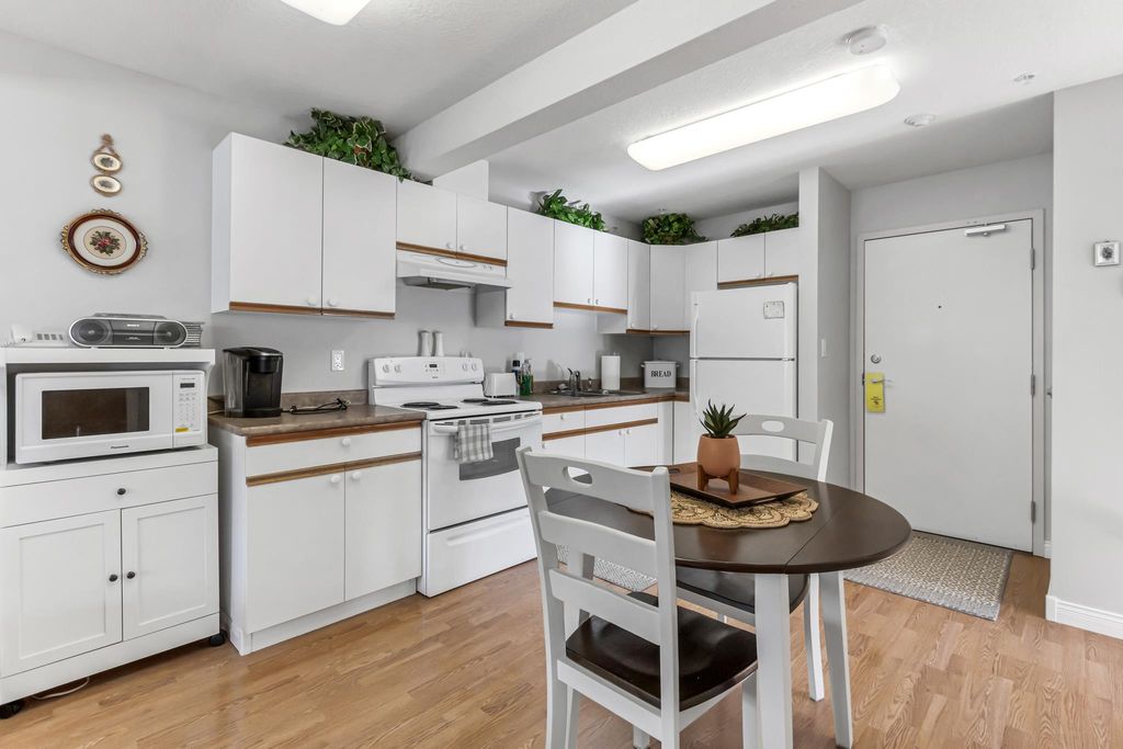 listing image 1104898885526724458