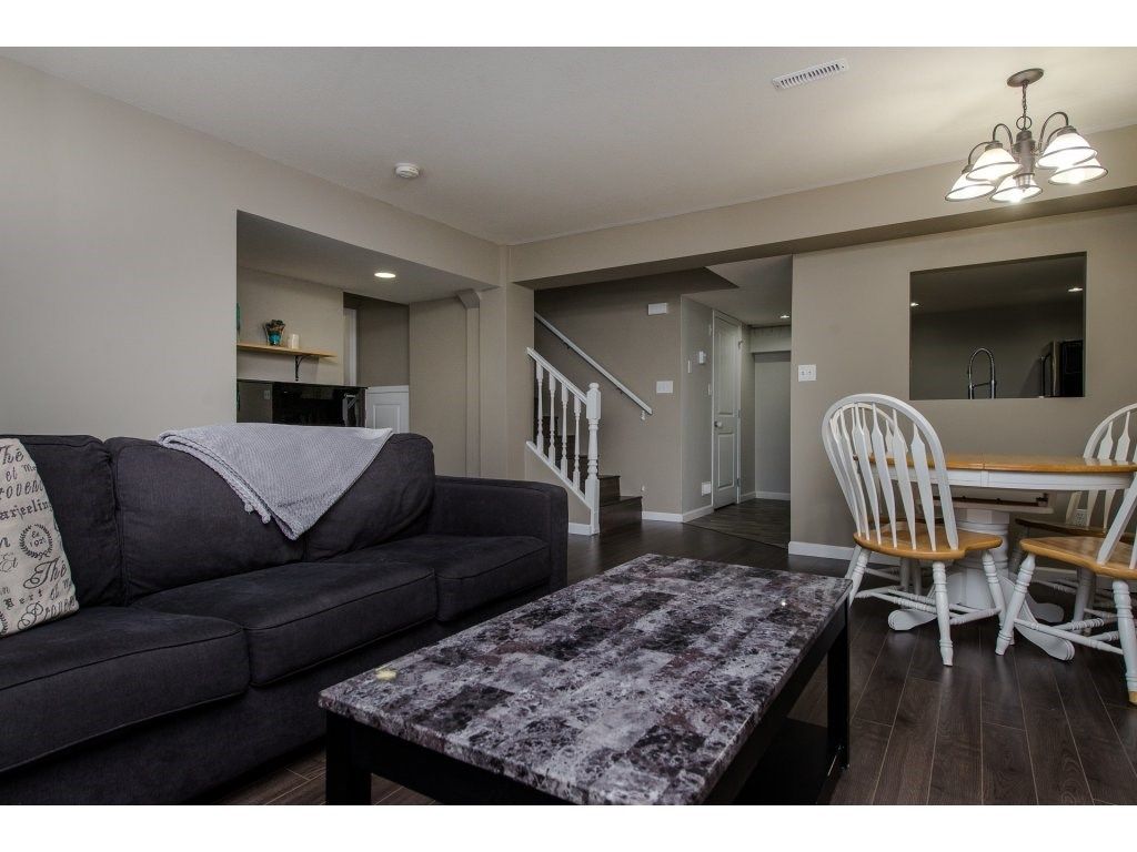 listing image 1106127989621567786