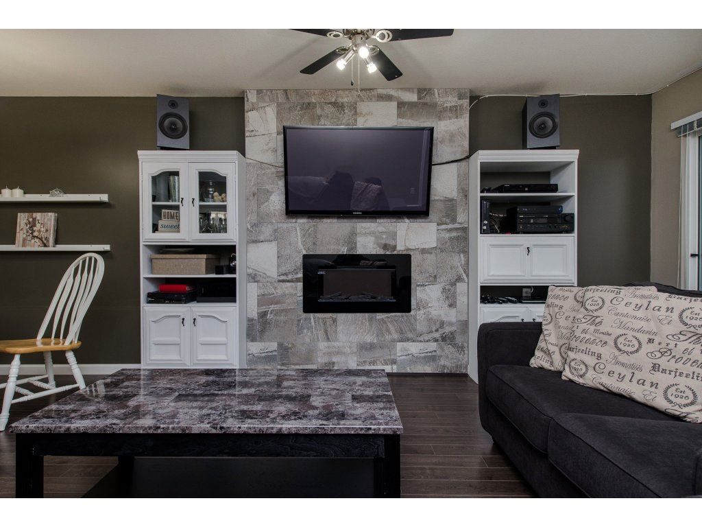 listing image 1100784086221353712