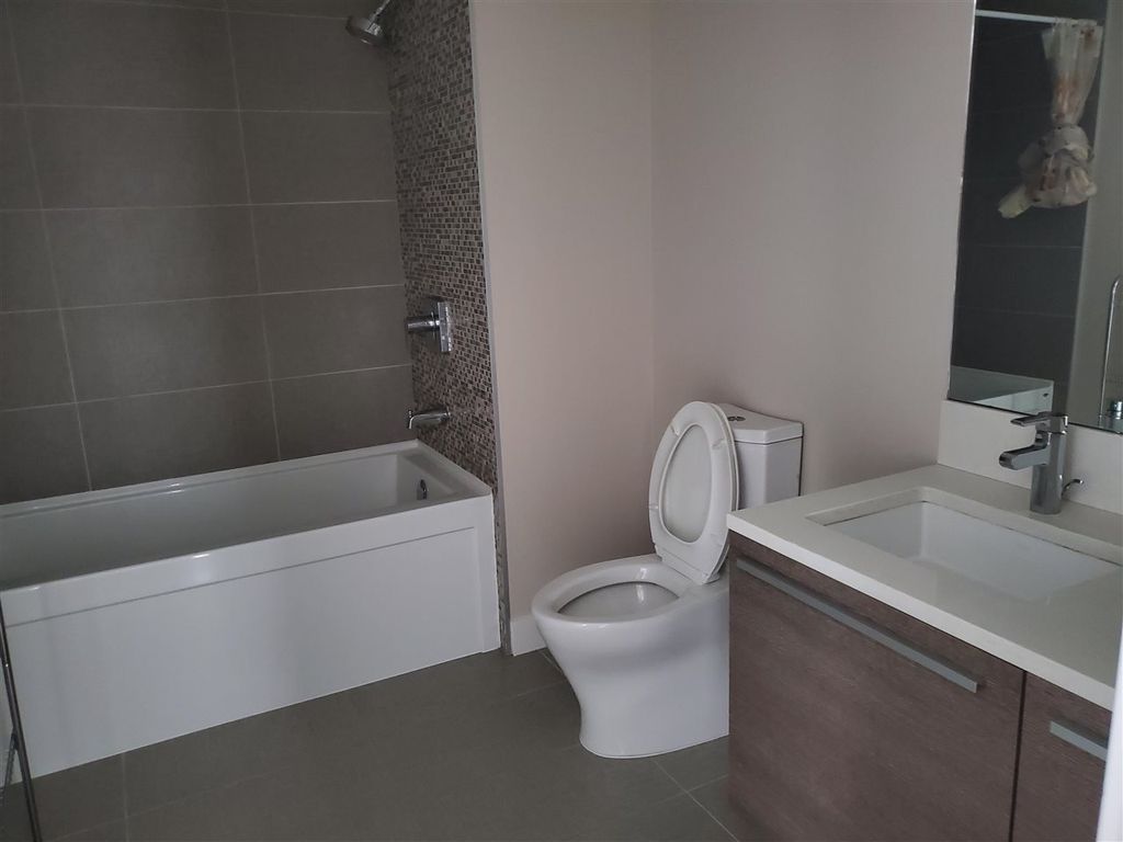 listing image 1105599310373002930