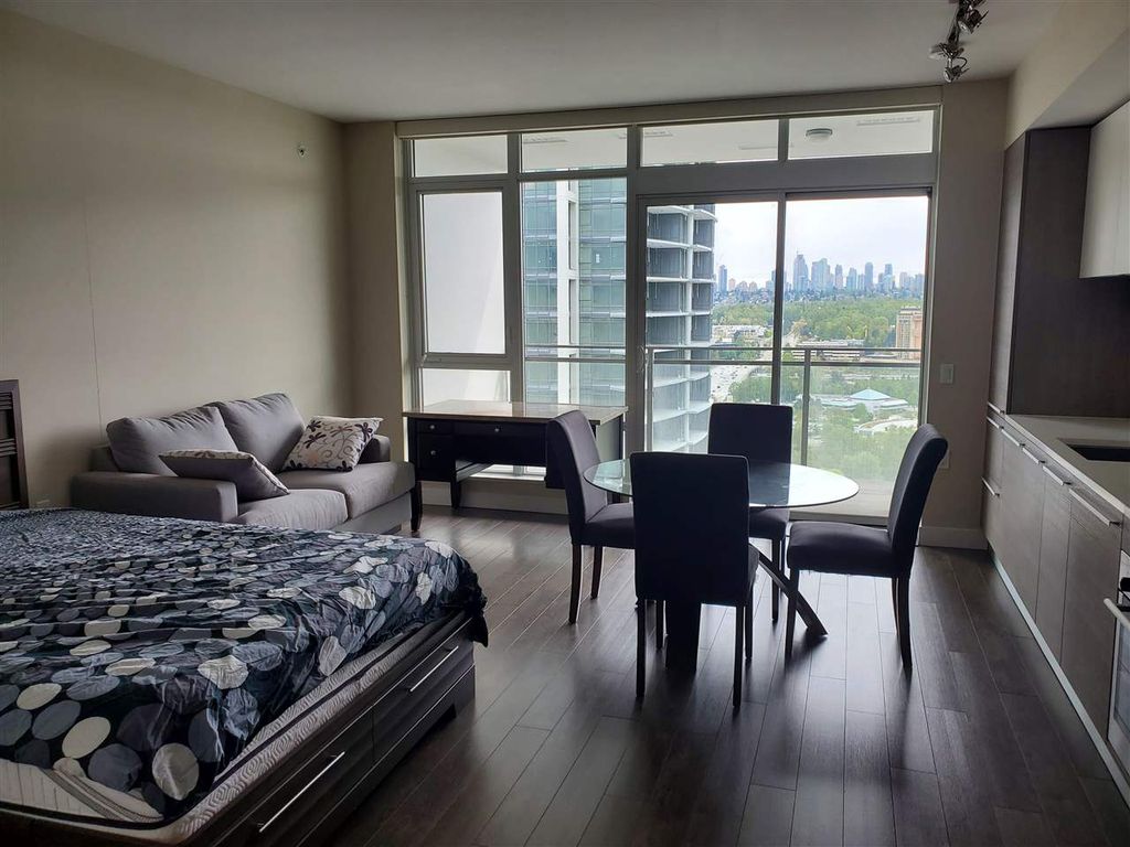 listing image 1102402898030446289