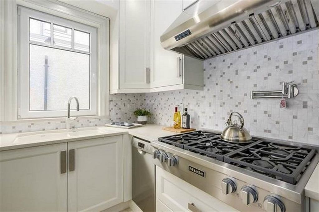 listing image 1104780514669144471