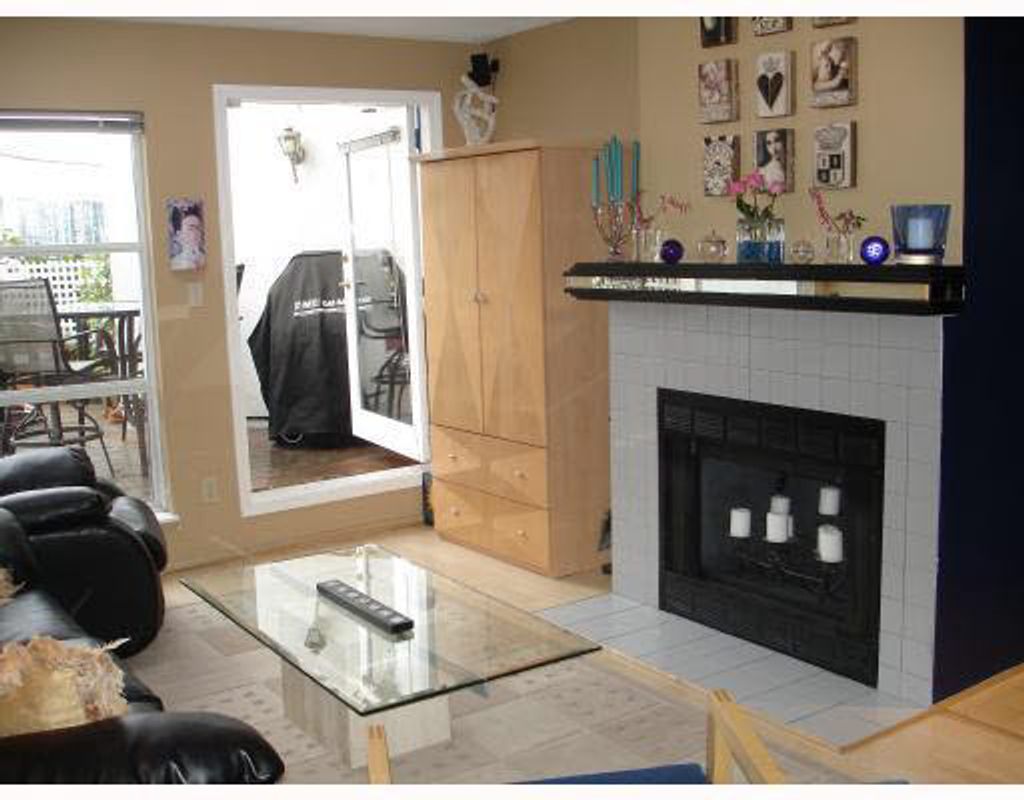 listing image 1107640294608961279