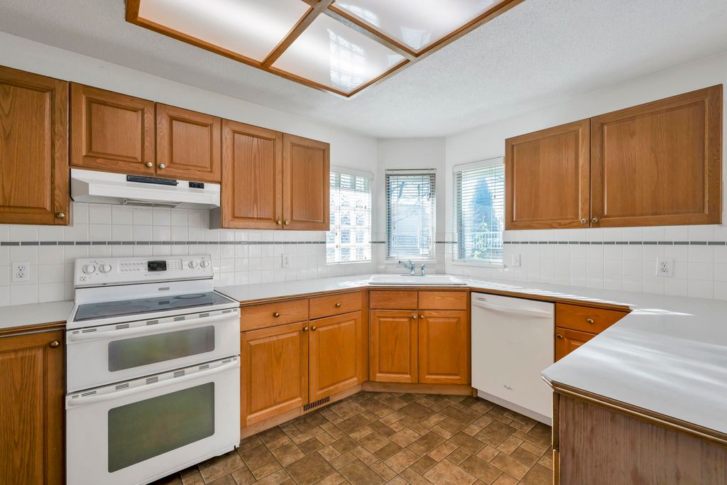 listing image 1106523181345637416